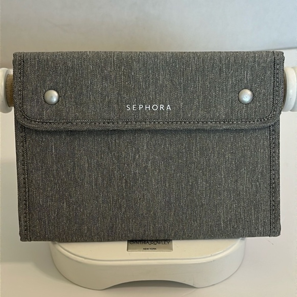 Sephora Brush Bag in silvery grey